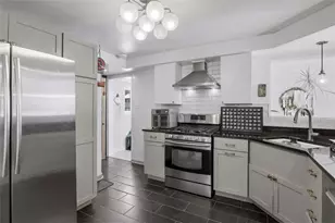 824 Foxland Dr, Pittsburgh, PA 15243 - Photo 17