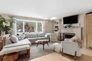 824 Foxland Dr, Pittsburgh, PA 15243 - Photo 13