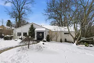 824 Foxland Dr, Pittsburgh, PA 15243 - Photo 1