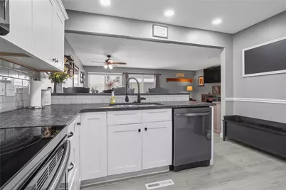 402 Acre Ave, Twp of But NW, PA 16001 - Photo 13