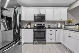 402 Acre Ave, Twp of But NW, PA 16001 - Photo 11