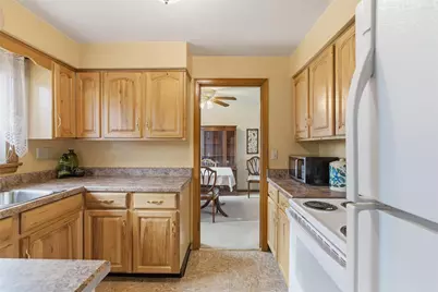 2001 Cypress Dr, White Oak, PA 15131 - Photo 13