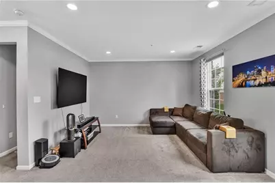 1304 Pointe View Dr, Adams Township, PA 16046 - Photo 9