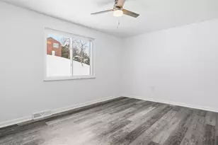 221 Bainbridge Dr, Center Township, PA 15001 - Photo 17