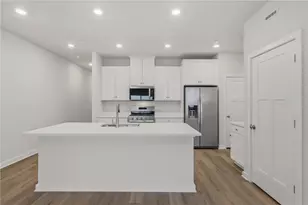 140 Scotland Ln, Harmony Boro, PA 16037 - Photo 7