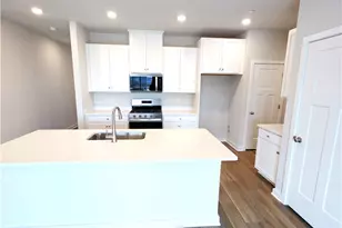 140 Scotland Ln, Harmony Boro, PA 16037 - Photo 5