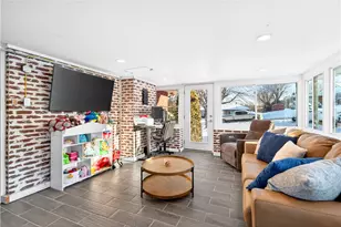 710 Santone Dr, Hempfield Township, PA 15601 - Photo 17