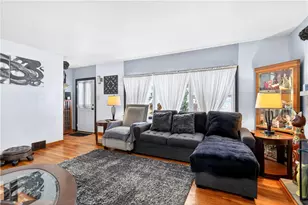 102 Lafayette Dr, Center Township, PA 15061 - Photo 7