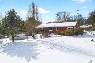 102 Lafayette Dr, Center Township, PA 15061 - Photo 29