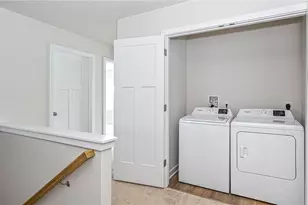 142 Scotland Ln, Harmony Boro, PA 16037 - Photo 13