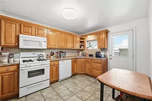 7017 Blackhawk St, Pittsburgh, PA 15218 - Photo 11