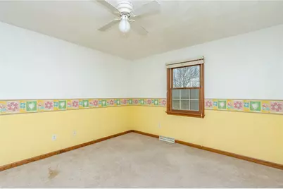 1045 Redoak Dr, Penn Twp, PA 15636 - Photo 15