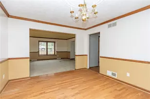 1045 Redoak Dr, Penn Twp, PA 15636 - Photo 9