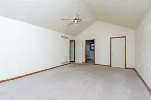 1045 Redoak Dr, Penn Twp, PA 15636 - Photo 19