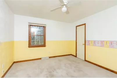 1045 Redoak Dr, Penn Twp, PA 15636 - Photo 17