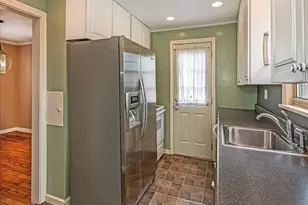 330 Hazel Dr, Pittsburgh, PA 15228 - Photo 11