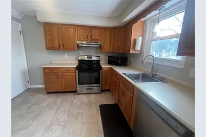 8239 Elaine Dr, Pittsburgh, PA 15237 - Photo 7