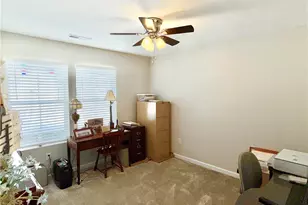 1008 Colonial Dr, Menallen Township, PA 15401 - Photo 7