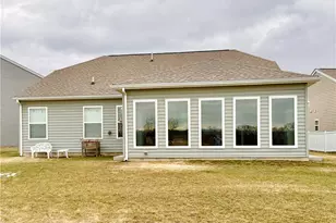 1008 Colonial Dr, Menallen Township, PA 15401 - Photo 3