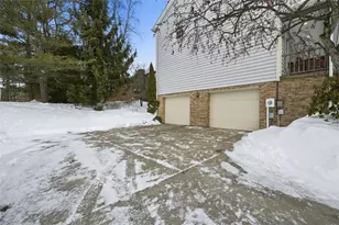 101 Brookshire Dr, Adams Township, PA 16046 - Photo 3