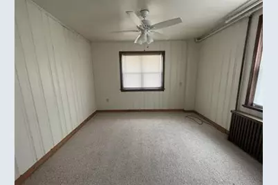 207 Sycamore St, Jeannette, PA 15644 - Photo 3