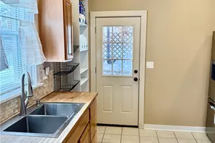 2812 Brentwood Ave, Pittsburgh, PA 15227 - Photo 9