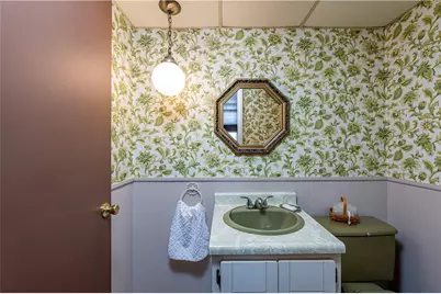 704 Sherwood Cir, Youngwood, PA 15697 - Photo 41