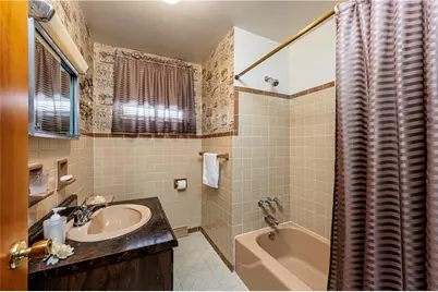 704 Sherwood Cir, Youngwood, PA 15697 - Photo 35