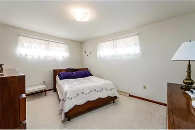 704 Sherwood Cir, Youngwood, PA 15697 - Photo 27