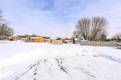 704 Sherwood Cir, Youngwood, PA 15697 - Photo 5