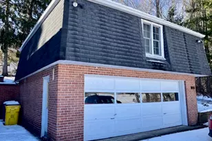 219 Meadow Dr, Westmont Hilltop School District, PA 15905 - Photo 3