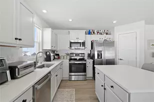 412 Spruce Ln, Houston, PA 15342 - Photo 3