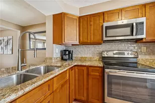 107 Ligonier Ln, Pittsburgh, PA 15068 - Photo 9