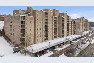 2160 Greentree Rd #604W, Scott Township, PA 15220 - Photo 3