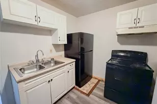 548 Hansen Ave, City of But SW, PA 16045 - Photo 5