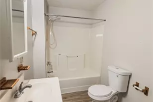 548 Hansen Ave, City of But SW, PA 16045 - Photo 13