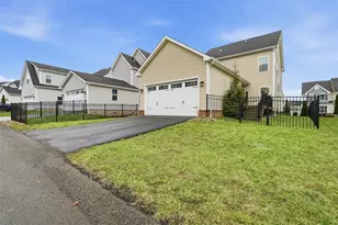 186 Bucktail Dr, Cranberry Township, PA 16066 - Photo 13