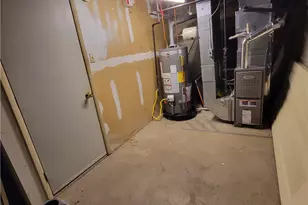 209 Cranbrooke Dr, Findlay Township, PA 15108 - Photo 35