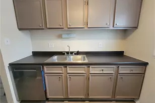 209 Cranbrooke Dr, Findlay Township, PA 15108 - Photo 17