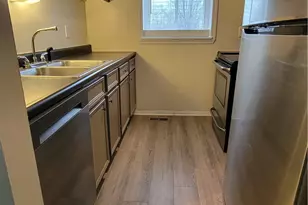 209 Cranbrooke Dr, Findlay Township, PA 15108 - Photo 13