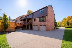 421 Oaklawn Dr, Pittsburgh, PA 15241 - Photo 41