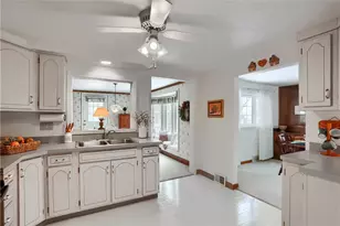 426 Bryan Dr, Findlay Township, PA 15108 - Photo 17