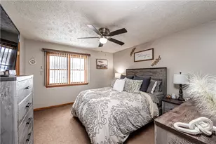 800 N 4th St, Jeannette, PA 15644 - Photo 35