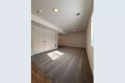 2002 Canterbury Dr #212D, Imperial, PA 15126 - Photo 17