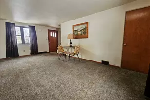 119 Springhouse Dr, Center Township, PA 16001 - Photo 7