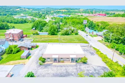 1027 W Main St, Mount Pleasant Township, PA 15666 - Photo 5