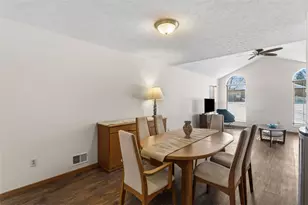 141 Cambridge Dr, Springdale Township, PA 15049 - Photo 9