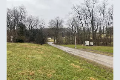 128 Hamilton Ln, New Beaver Boro, PA 16141 - Photo 3