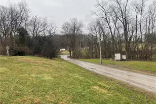 128 Hamilton Ln, New Beaver Boro, PA 16141 - Photo 3