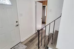 805 Laura Ave, West Mifflin, PA 15122 - Photo 3